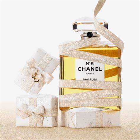 chanel christmas set 2022|Explore Wonderful CHANEL Gifts for the Holidays .